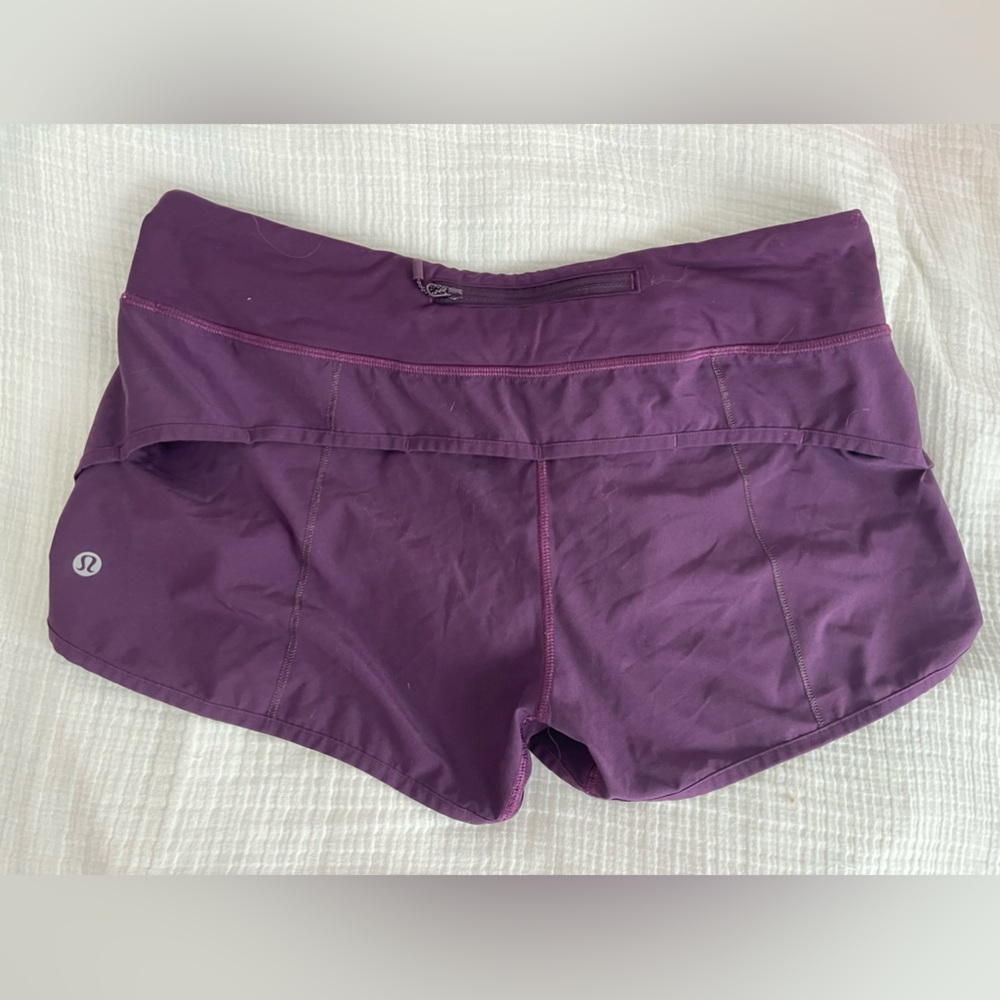 Lulu lemon hotty hot shorts, 2.5”